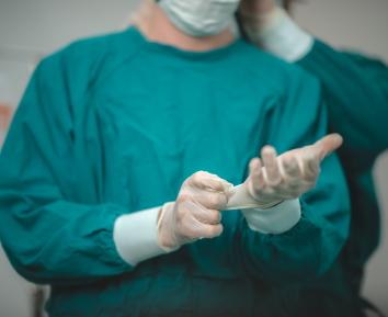 What It’s Really Like Working as a Surgeon in Dubai’s Healthcare System