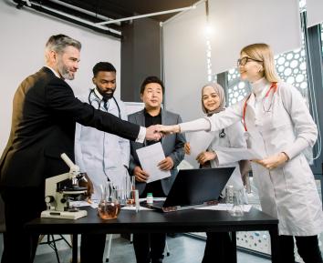 How Can UK Doctors Apply to Dubai Medical Centers? A Step-by-Step Guide to Direct Applications and Licensing