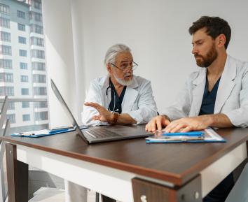 Specialist vs Consultant: What Are the Key Differences in Healthcare Careers?